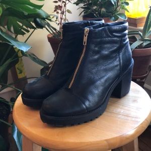 black Vagabond heeled boots